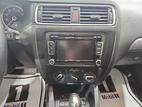 Used 2012 Volkswagen Jetta TDI FWD image 18