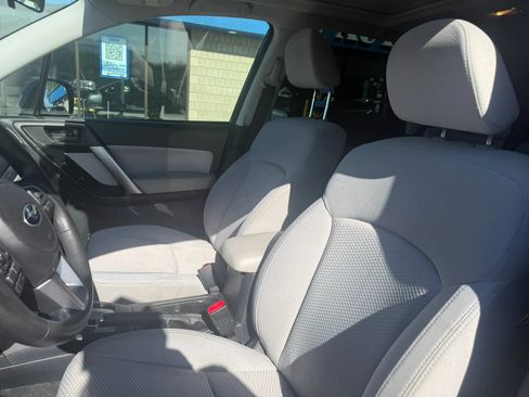 Used 2018 Subaru Forester 2.5i Premium AWD/4WD image 17