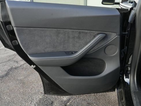 Used 2023 Tesla Model Y Long Range image 23