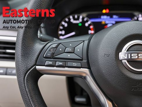 Used 2023 Nissan Altima 2.5 SV AWD/4WD image 15