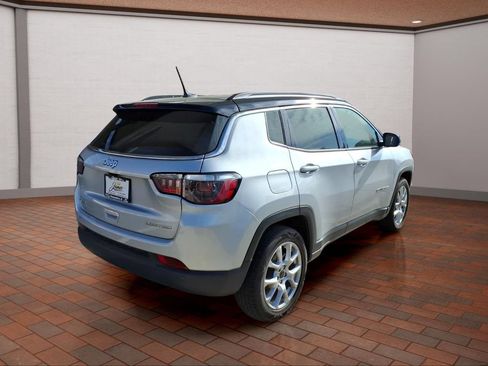 Used 2025 Jeep Compass Limited AWD/4WD image 6
