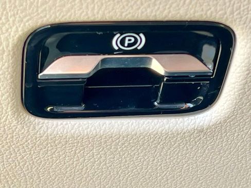 Certified 2023 Mercedes-Benz C 300 4MATIC Sedan image 16