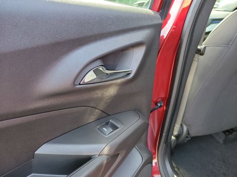 Used 2024 Chevrolet Trax LS FWD image 13