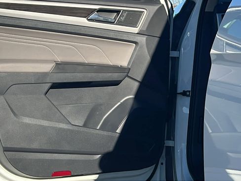 Used 2022 Volkswagen Atlas SE image 23