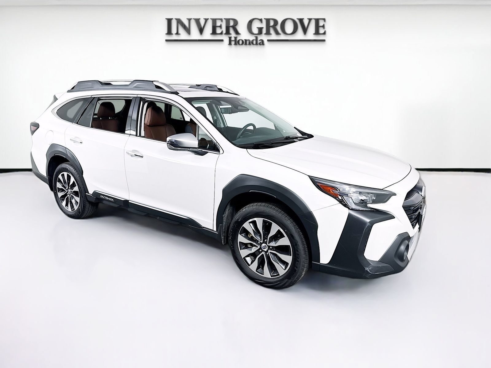 Used 2024 Subaru Outback Touring AWD/4WD image 3