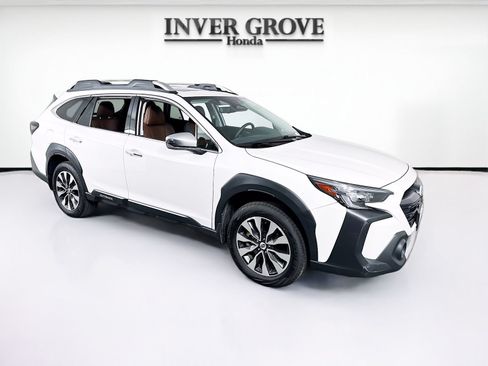 Used 2024 Subaru Outback Touring AWD/4WD image 3
