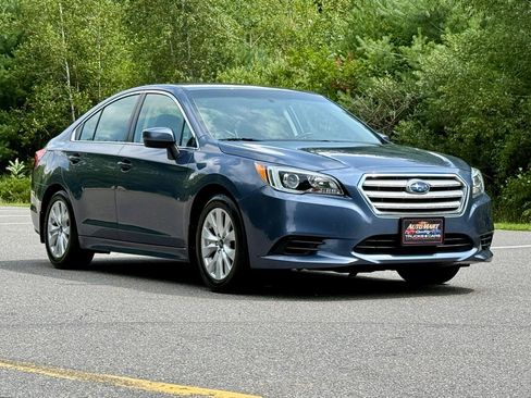 Used 2016 Subaru Legacy 2.5i Premium AWD/4WD image 5