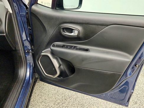 Used 2022 Jeep Renegade Limited w/ Sun, Sound & Wheels Group AWD/4WD image 27