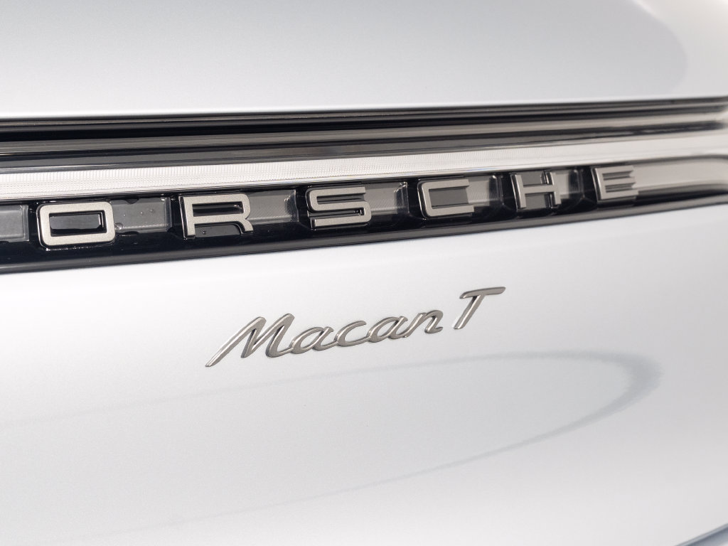 Certified 2026 Porsche Macan Turbo AWD/4WD image 51