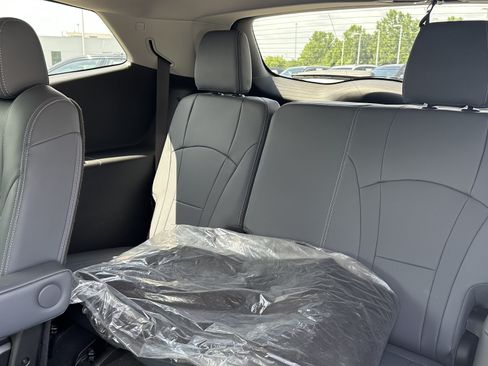 Used 2021 Buick Enclave Essence w/ Sound and Sites Package FWD image 33