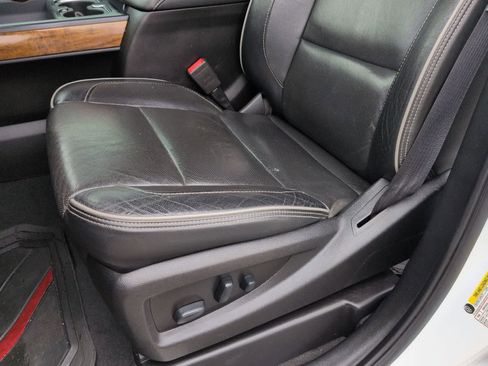 Used 2019 Chevrolet Silverado 2500 High Country w/ Duramax Plus Package image 16