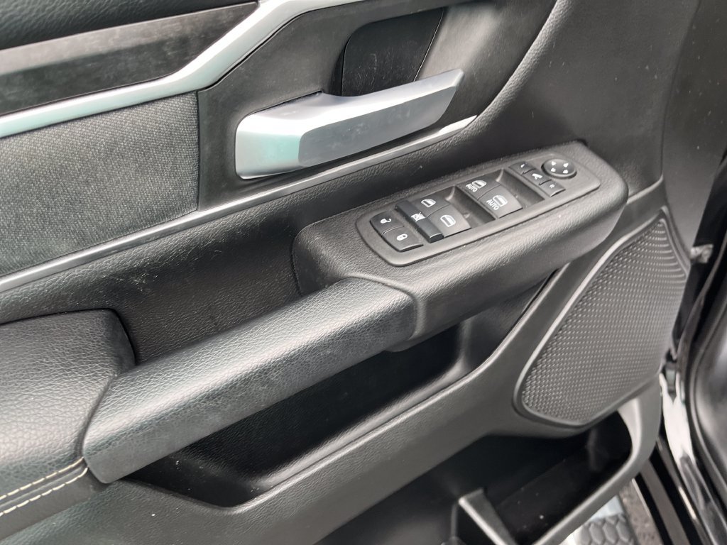 Used 2022 RAM 1500 Big Horn AWD/4WD image 11
