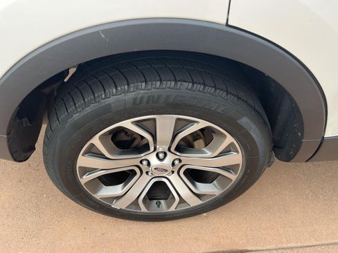 Used 2018 Ford Explorer Platinum AWD/4WD image 24