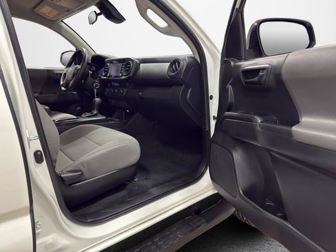 Used 2022 Toyota Tacoma SR image 29