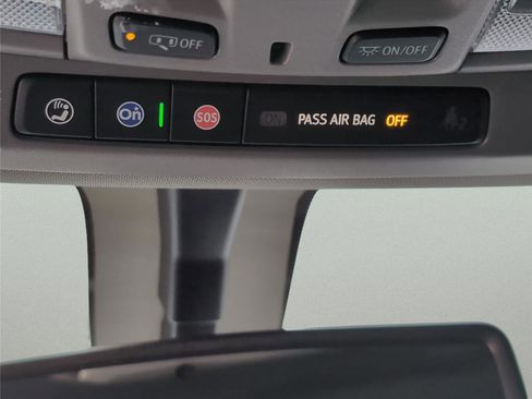 Used 2023 Chevrolet Silverado 2500 Custom w/ Custom Value Package image 17