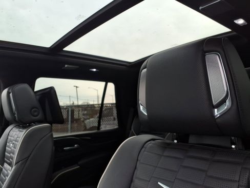 Certified 2023 Cadillac Escalade V w/ LPO, ONYX Package AWD/4WD image 25