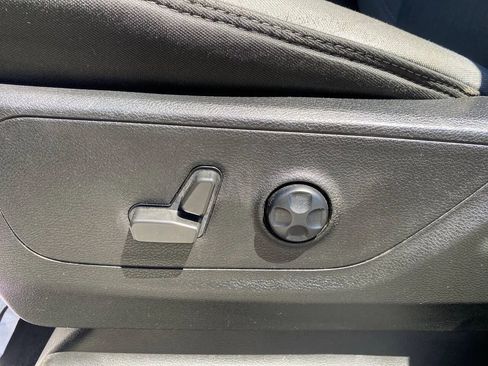 Used 2021 RAM 1500 Big Horn image 15