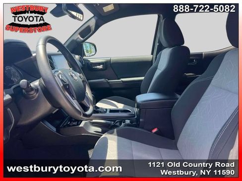 Used 2020 Toyota Tacoma TRD Sport w/ Technology Package AWD/4WD image 18