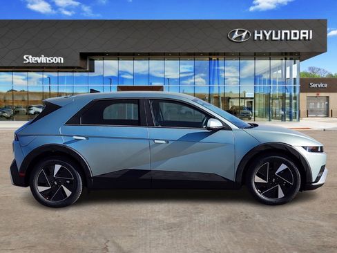 New 2026 Hyundai Ioniq 5 SEL AWD/4WD image 4