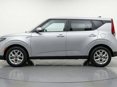 Used 2025 Kia Soul LX w/ LX Technology Package image 5