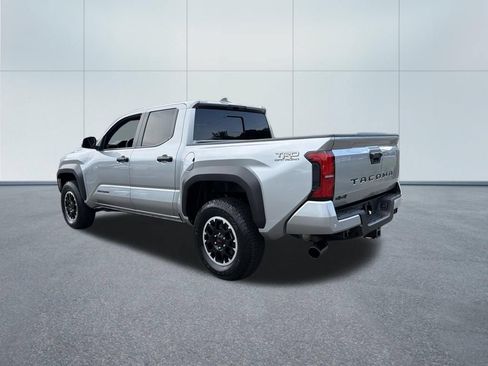 Used 2025 Toyota Tacoma TRD Off-Road w/ TRD Off Road Upgrade Package AWD/4WD image 7