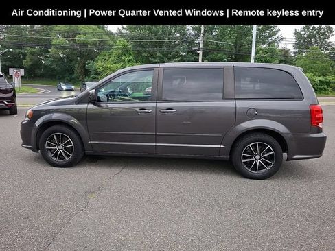Used 2016 Dodge Grand Caravan SE FWD image 5