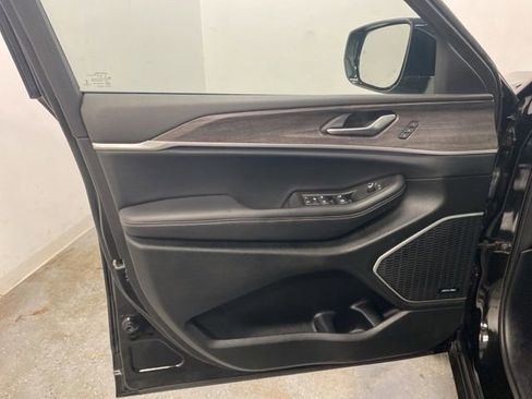 Used 2021 Jeep Grand Cherokee L Limited image 23