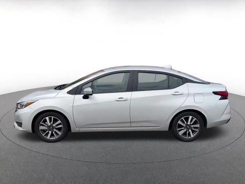 Used 2025 Nissan Versa SV FWD image 9