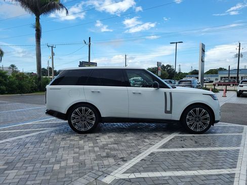 Certified 2025 Land Rover Range Rover SE AWD/4WD image 6