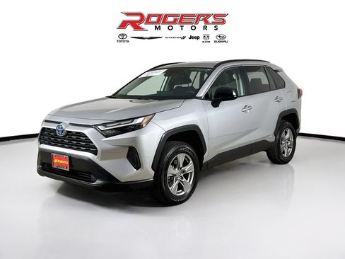 Certified 2024 Toyota RAV4 LE AWD/4WD image 8