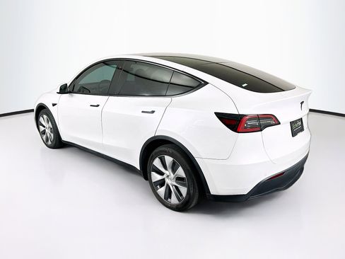 Used 2022 Tesla Model Y Long Range AWD/4WD image 5