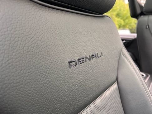 Used 2021 GMC Yukon Denali w/ Denali Premium Package RWD image 46