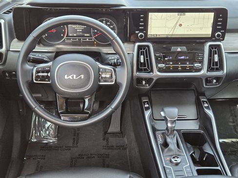 Used 2023 Kia Sorento S w/ Panoramic Sunroof Package AWD/4WD image 10