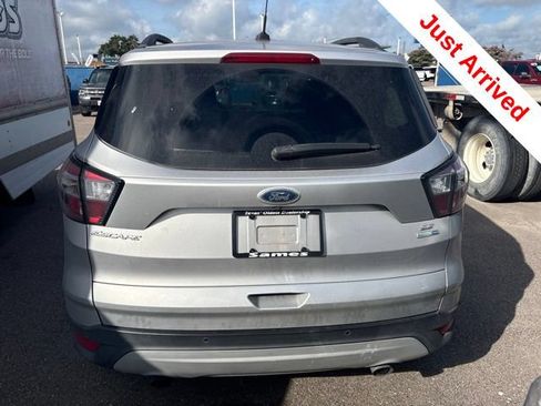 Used 2017 Ford Escape SE w/ Equipment Group 201A AWD/4WD image 9