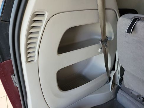 Used 2018 Chrysler Pacifica LX image 8