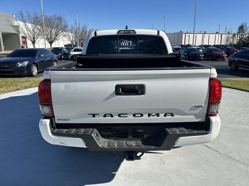 Used 2022 Toyota Tacoma SR5 image 9