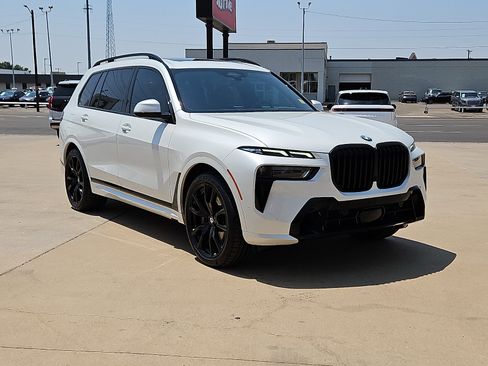 Used 2025 BMW X7 xDrive40i w/ Executive Package AWD/4WD image 4