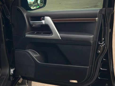 Used 2019 Toyota Land Cruiser AWD/4WD image 35