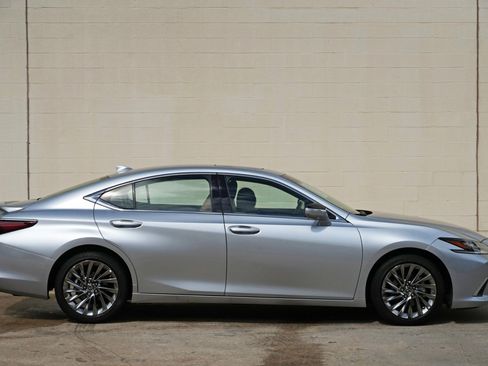Used 2025 Lexus ES 300h w/ Accessory Package (Z1) FWD image 54