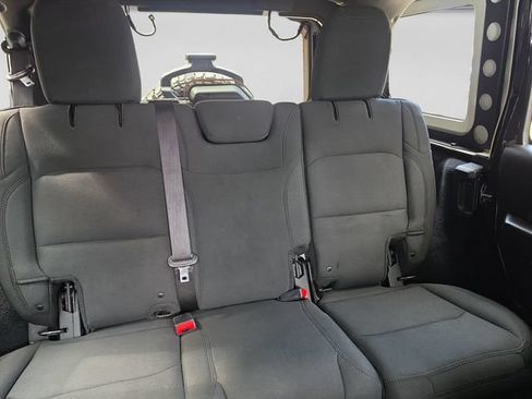 Used 2018 Jeep Wrangler Unlimited Sport S AWD/4WD image 17