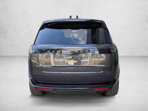 Used 2025 Land Rover Range Rover SE image 6