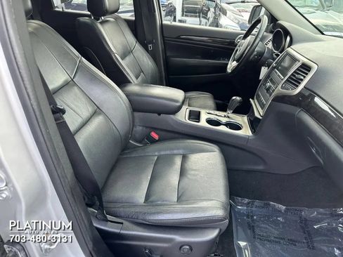 Used 2012 Jeep Grand Cherokee Laredo AWD/4WD image 15
