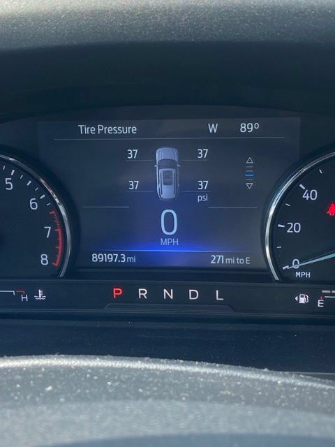 Used 2022 Ford Explorer XLT w/ Equipment Group 202A AWD/4WD image 12