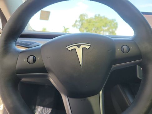 Used 2021 Tesla Model 3 Standard Range Plus RWD image 15