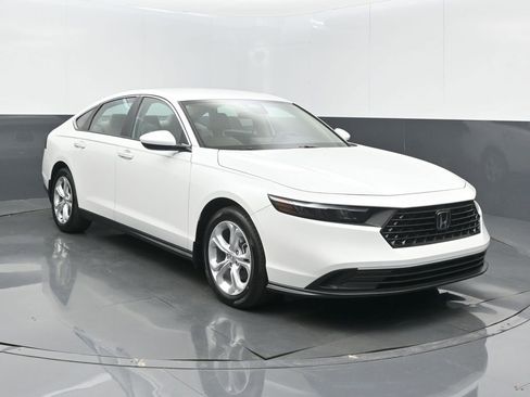 Certified 2024 Honda Accord LX image 2