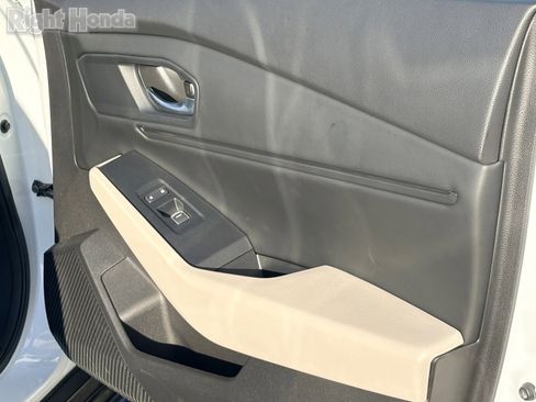 Certified 2025 Honda Accord SE image 31