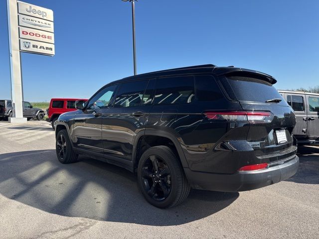 Used 2024 Jeep Grand Cherokee L Altitude AWD/4WD image 5