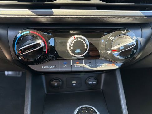 Used 2022 Hyundai Kona SE w/ Cargo Package image 18