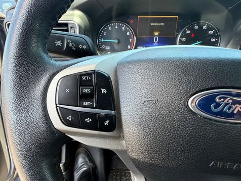 Used 2021 Ford Explorer XLT w/ Equipment Group 202A AWD/4WD image 22