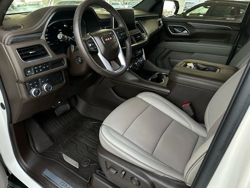 Used 2022 GMC Yukon SLT w/ SLT Luxury Package image 11